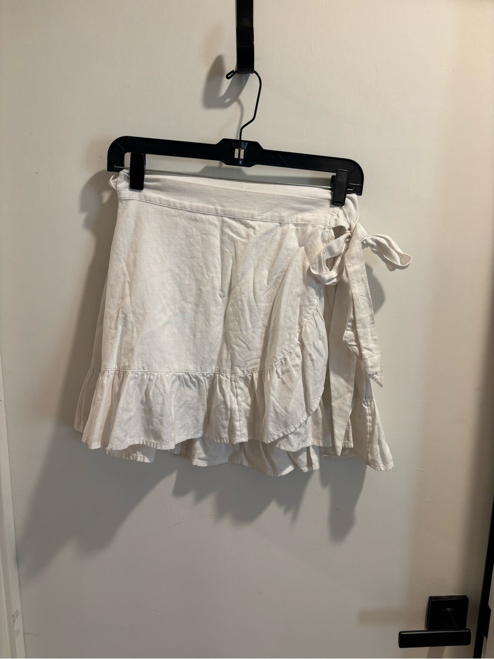 Aerie Women’s White Tie-Waist Ruffle Mini Skirt